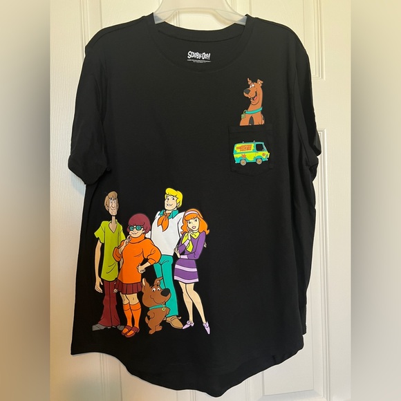 👻 NWOT! Scooby Doo Vibrant Black Tee - Picture 2 of 6